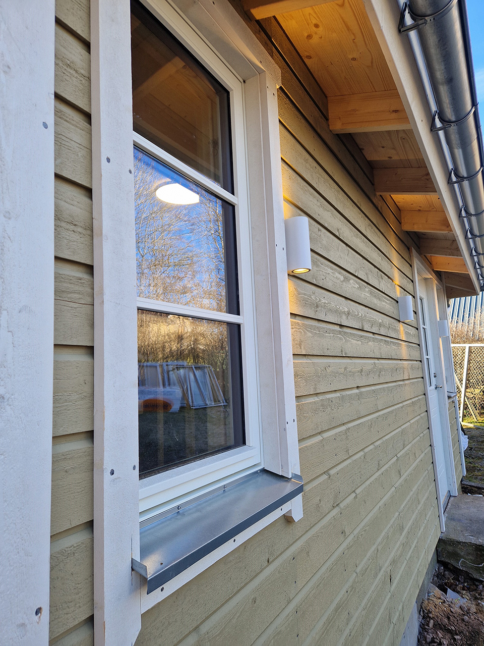 Urhem Bygg & Snickeri utförde tillbyggnad farstukvist/hall i Böja, Skövde.