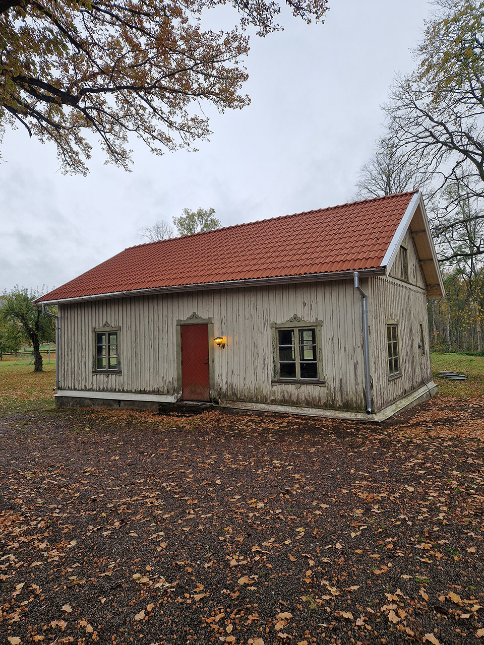 Urhem genomförde takrenovering på gård i Timmersdala.