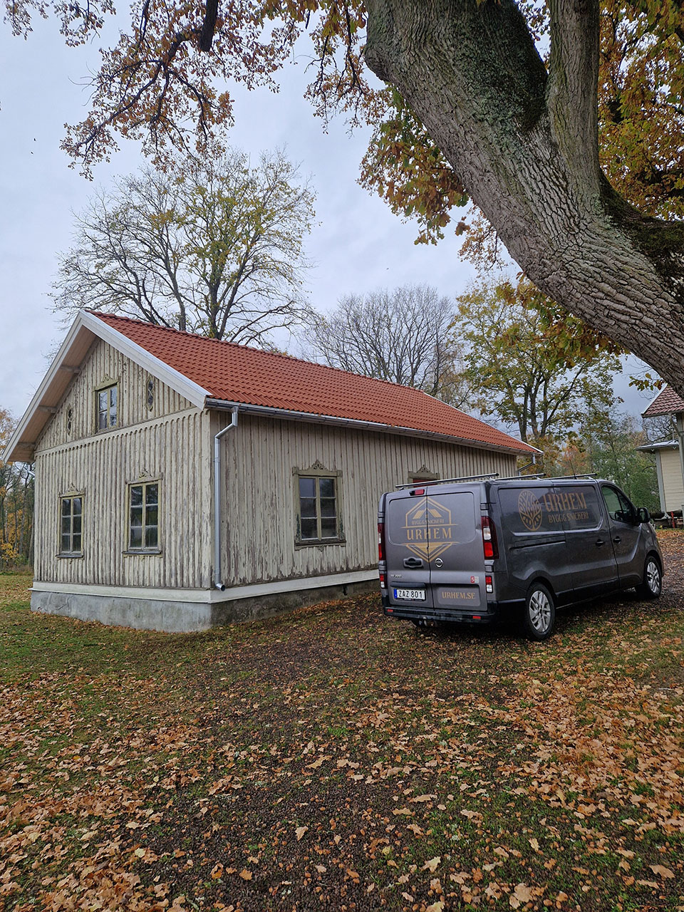 Urhem genomförde takrenovering på gård i Timmersdala.