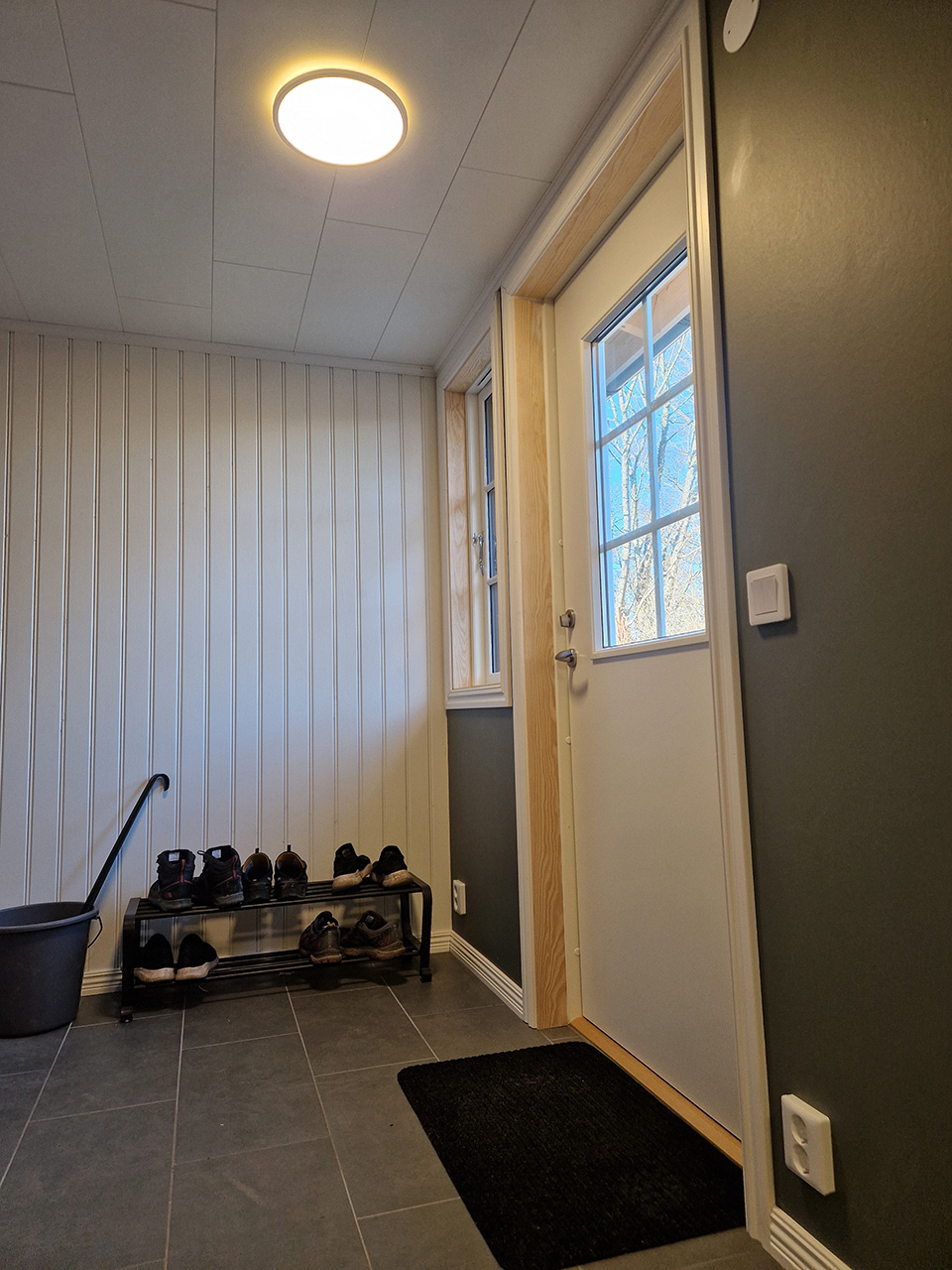 Urhem Bygg & Snickeri utförde tillbyggnad farstukvist/hall i Böja, Skövde.