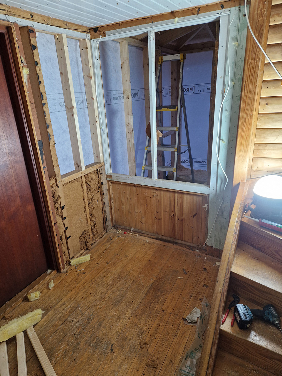 Urhem Bygg & Snickeri utförde tillbyggnad farstukvist/hall i Böja, Skövde.