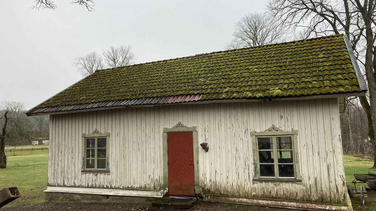 Urhem genomförde takrenovering på gård i Timmersdala.