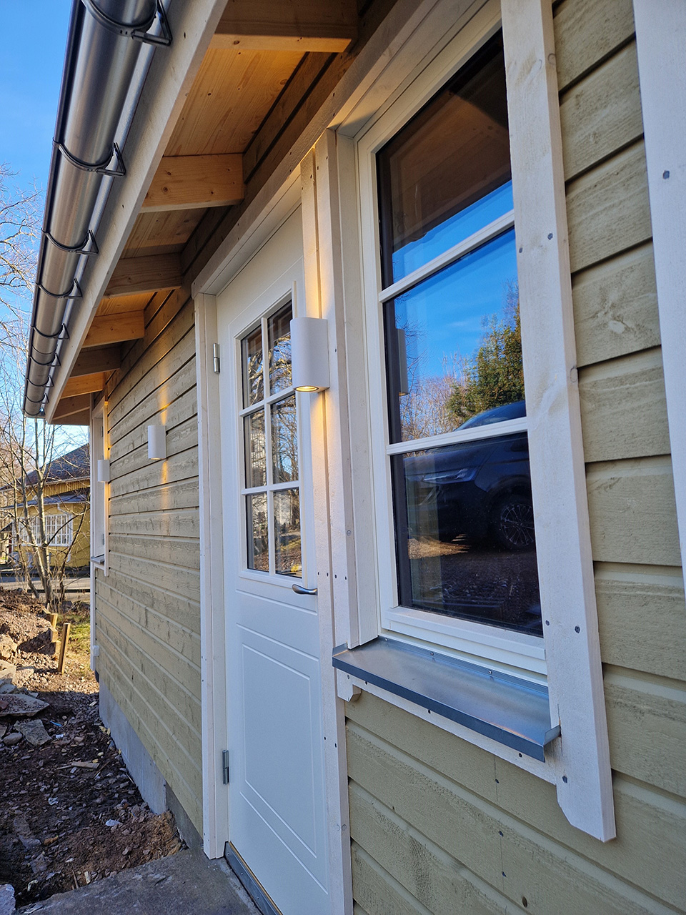 Urhem Bygg & Snickeri utförde tillbyggnad farstukvist/hall i Böja, Skövde.