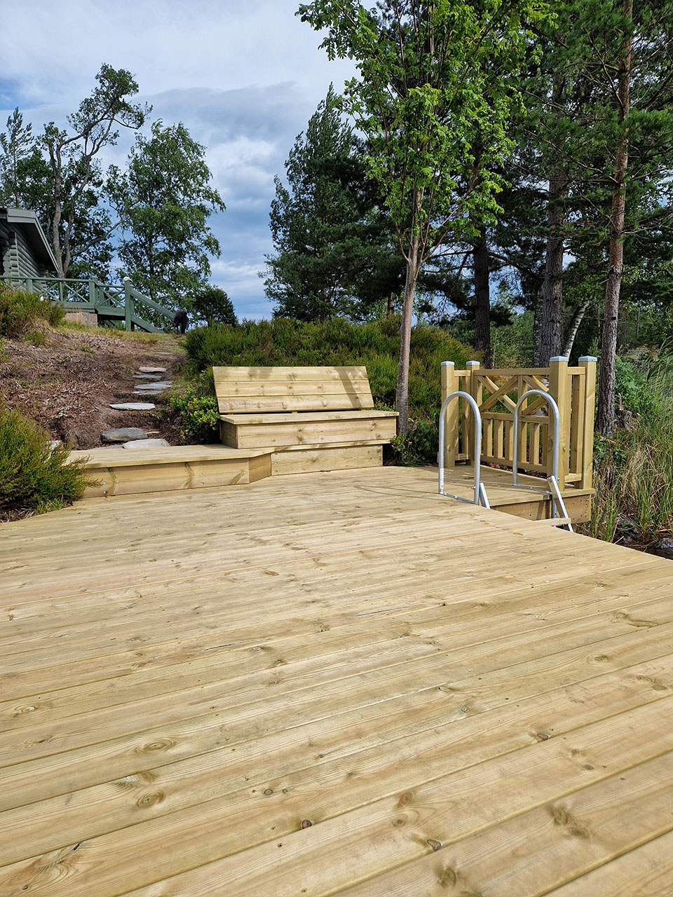 Urhem renoverade brygga i Undenäs