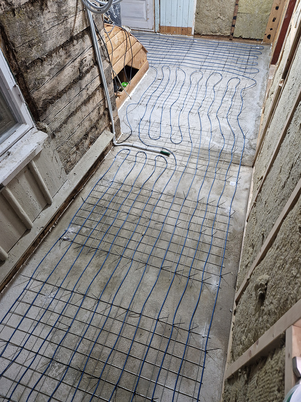 Urhem Bygg & Snickeri utförde tillbyggnad farstukvist/hall i Böja, Skövde.