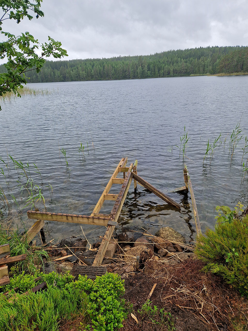 Urhem renoverade brygga i Undenäs