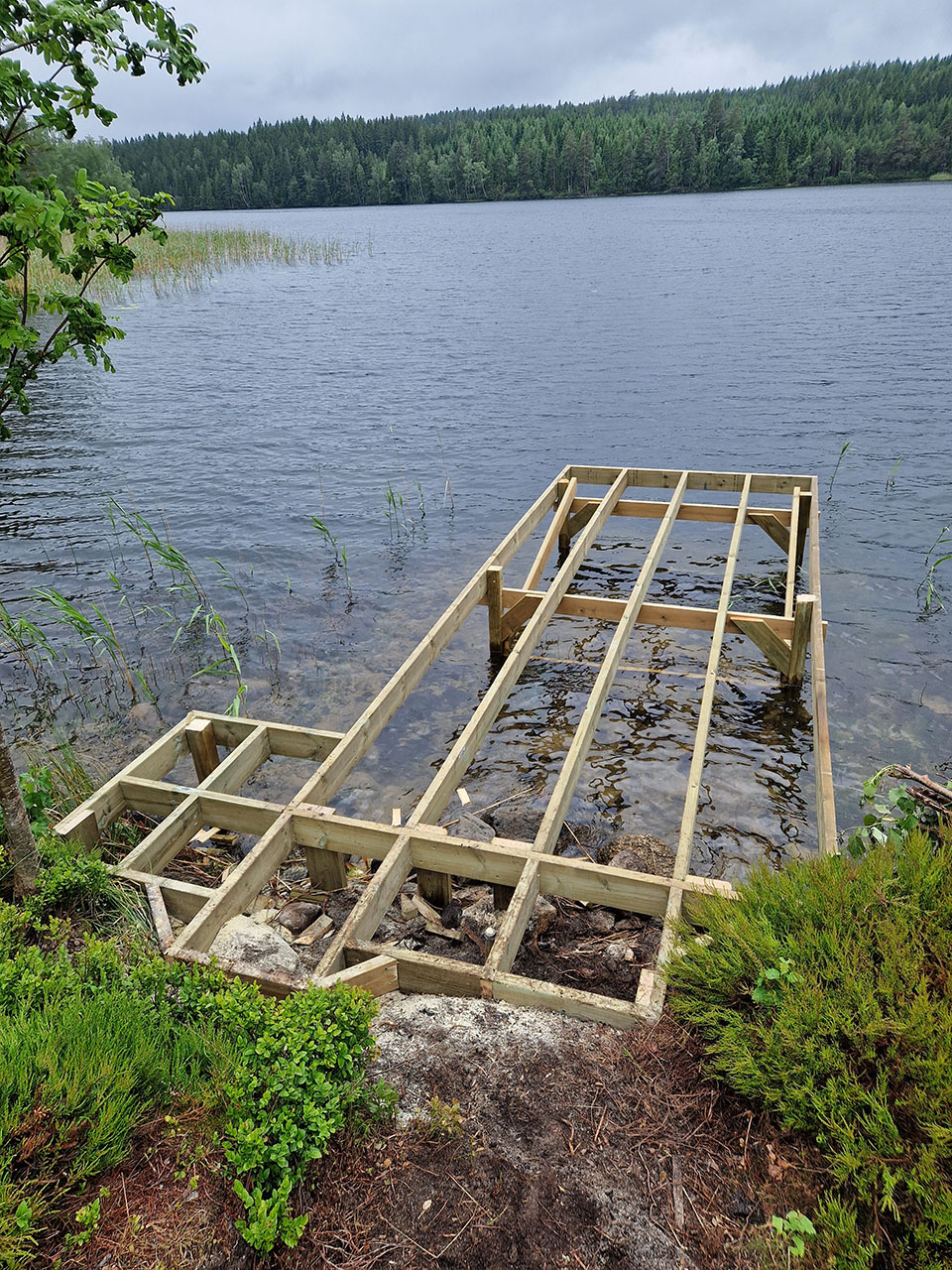 Urhem renoverade brygga i Undenäs