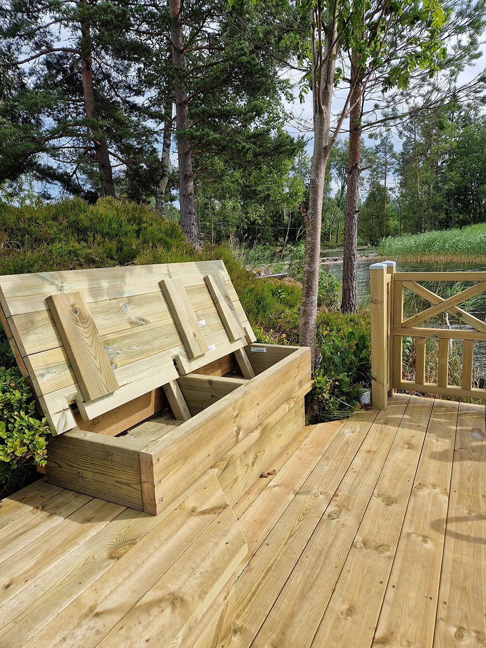 Urhem renoverade brygga i Undenäs